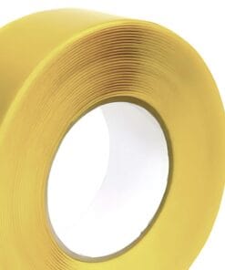 Żółta taśma o gładkiej powierzchni, nawinięta na białą rolkę, używana w różnych zastosowaniach przemysłowych i do zabezpieczeń, w tym w kontekście środków awaryjnych i bezpieczeństwa pracy.