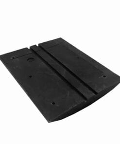 Część gumowa, płaska, o prostokątnym kształcie, używana w sprzęcie zabezpieczającym w pracy. Idealna do zastosowań ochrony środowiska, w tym w systemach awaryjnych i wydajności produkcji.