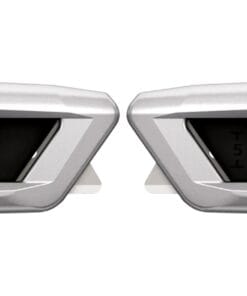 Zestaw nowoczesnych elementów z obudową w kolorze srebrnym, z wyraźnymi niebieskimi akcentami, przedstawiający szczegóły techniczne. Projekt koncentruje się na estetyce oraz funkcjonalności w kontekście bezpieczeństwa pracy i innowacyjnych rozwiązań ekologicznych.