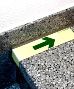 Alternative view of Profil fotoluminescencyjny na krawędzi stopnia ze strzałką, góra - 17.US7490U